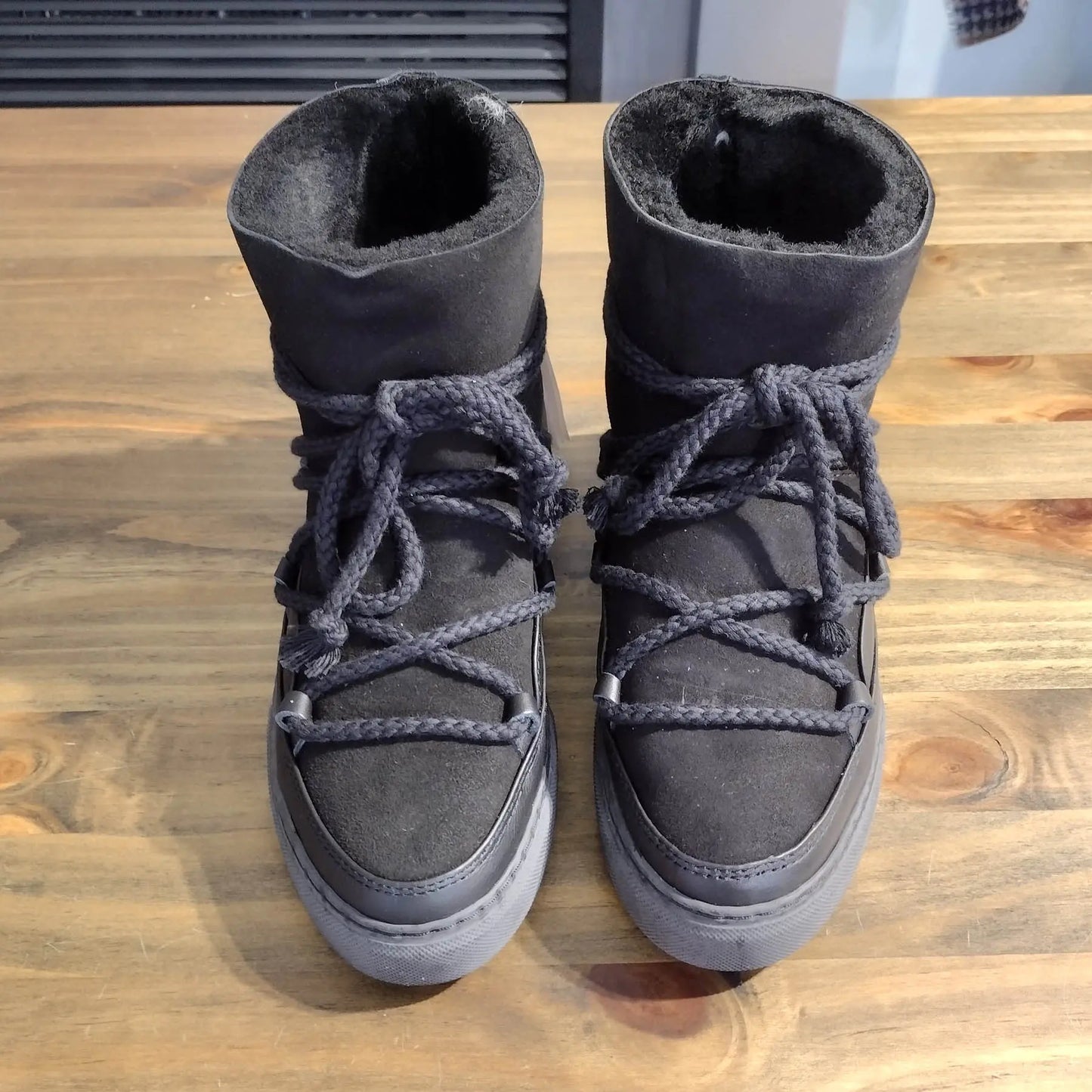 INUIKII Lammfell Boots Classic black