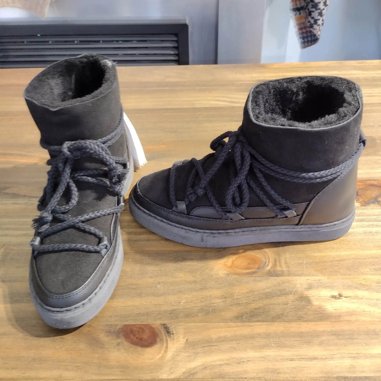 INUIKII Lammfell Boots Classic black