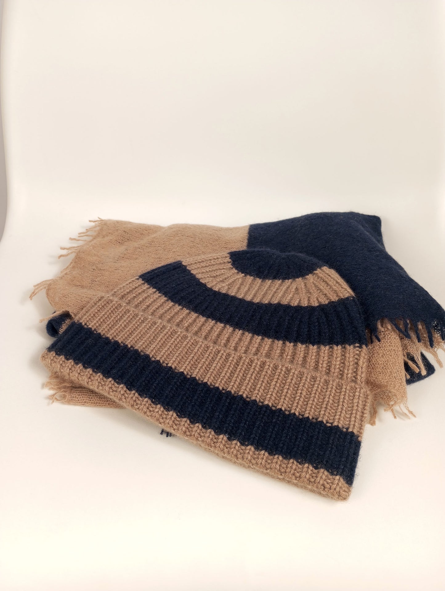 Mouleta Beanie cashmere gestreift karamell/navy