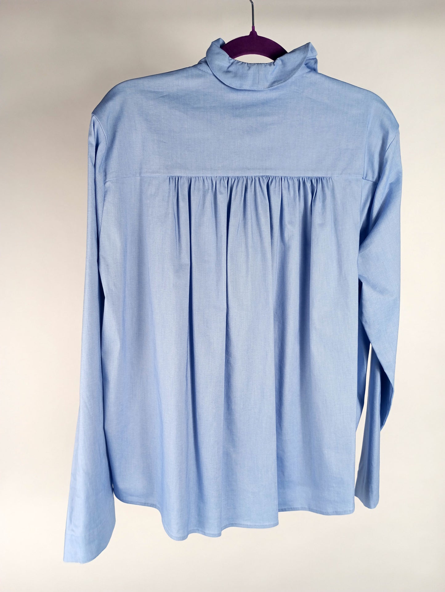 VON & ZU Bluse blau-grau mit Rüschen