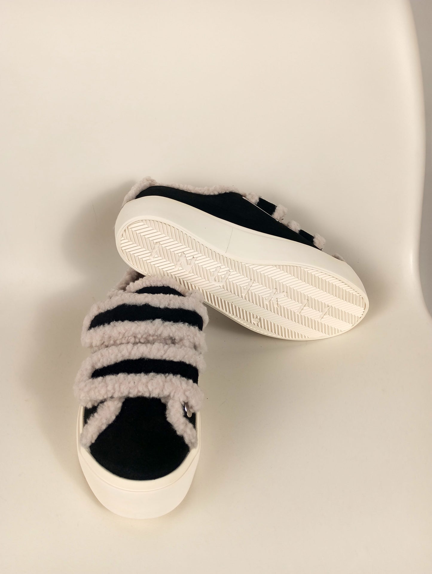 INUIKII Shearling Low Velcro black