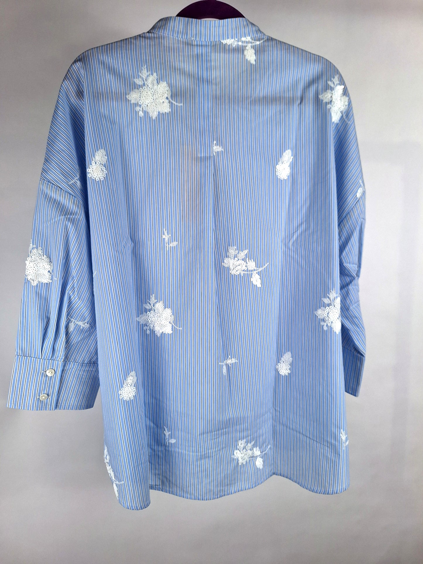 VON & ZU Bluse hellblau gestreift/ Pailletten