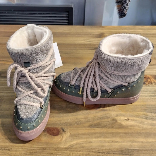 INUIKII Lammfell Boots Curly Rock wedge forest