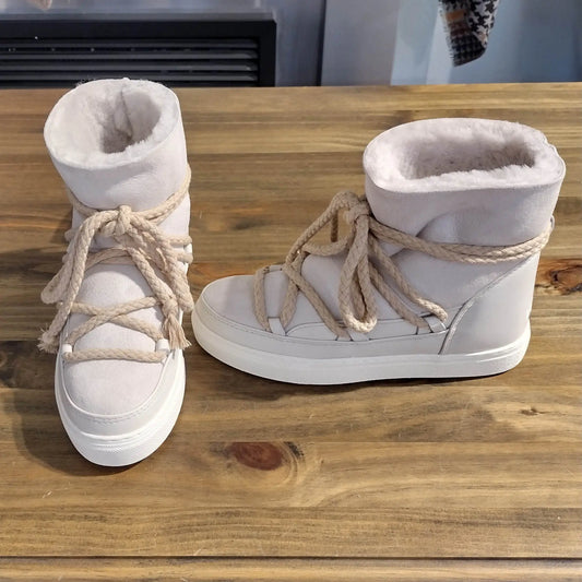 INUIKII Lammfell Boots Panna