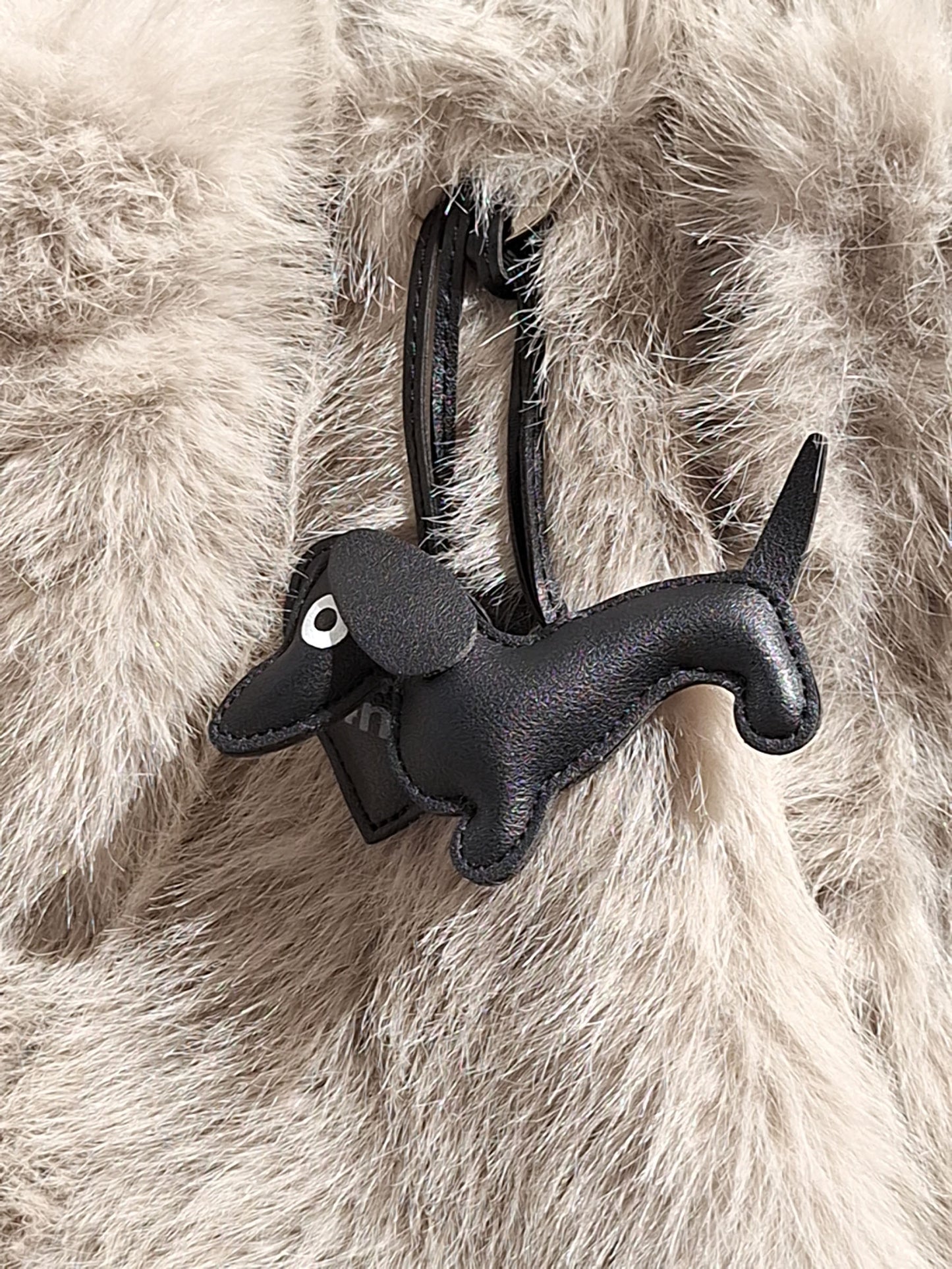 Grace Tasche Fakefur grau inkl. Dackelanhänger