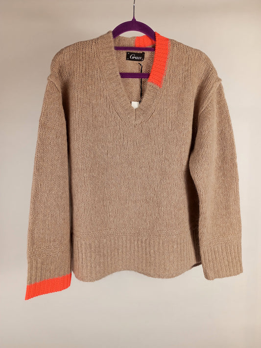 Grace V-Pulli mit Neonakzent camel