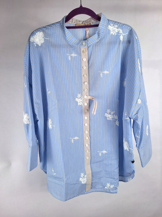 VON & ZU Bluse hellblau gestreift/ Pailletten