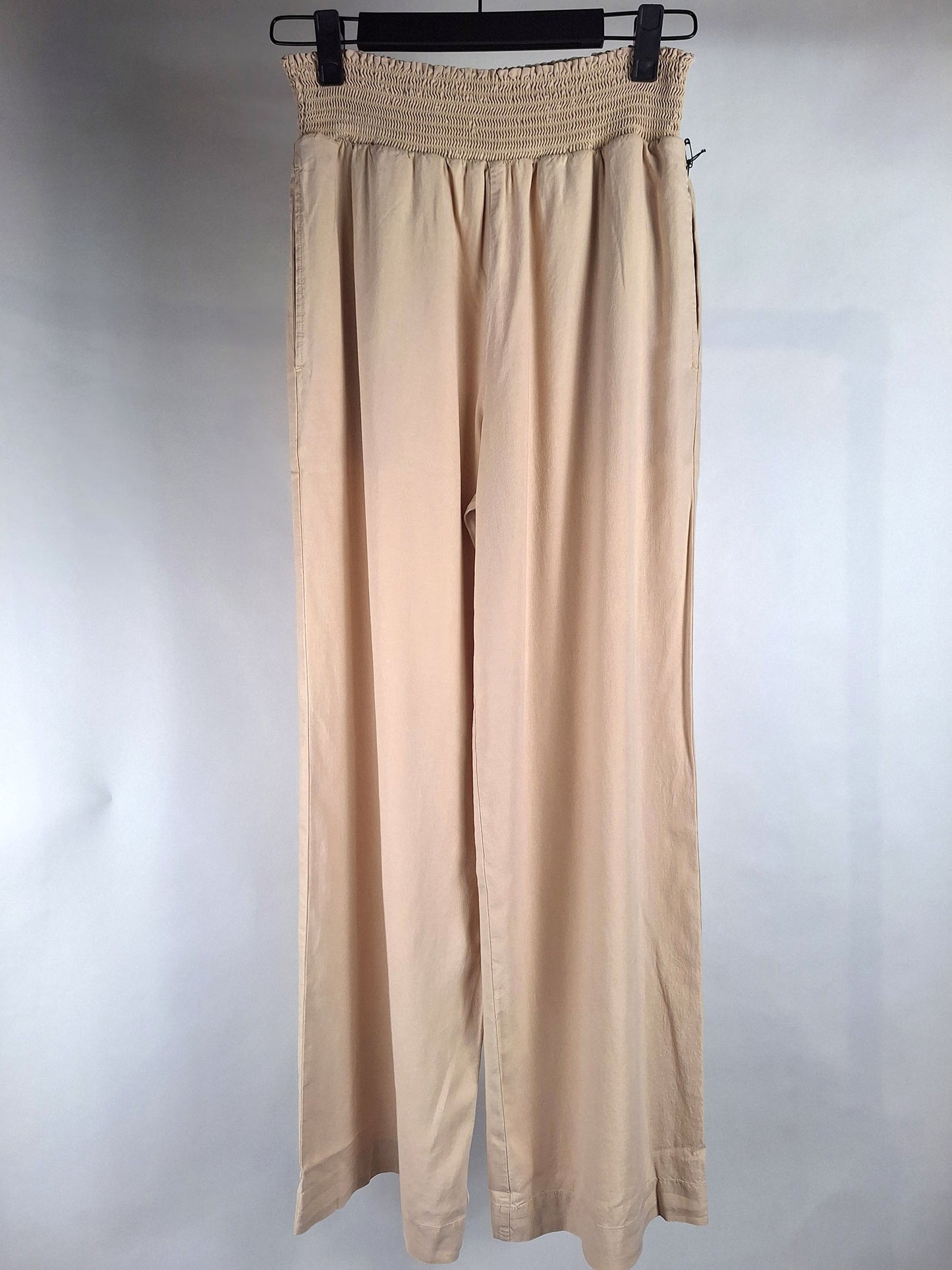 Bella Dahl Hose smocked waist wide leg sand