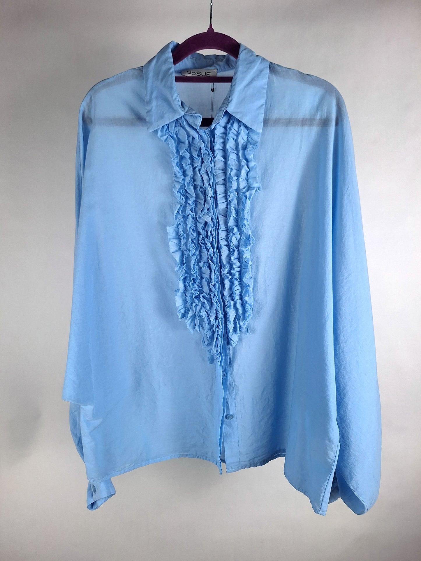 SOSUE Bluse Antonia Slim Ruffle light blue