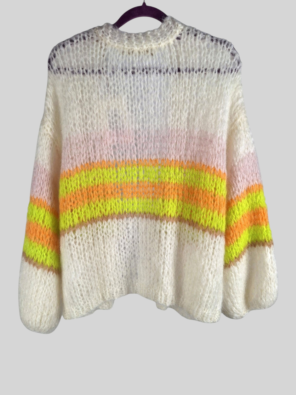 Magasin Dawo Herzensangelegenheit Cardigan YARA in Mohair-Wollmischung mit bunten Querstreifen in Mozzarella-Optik